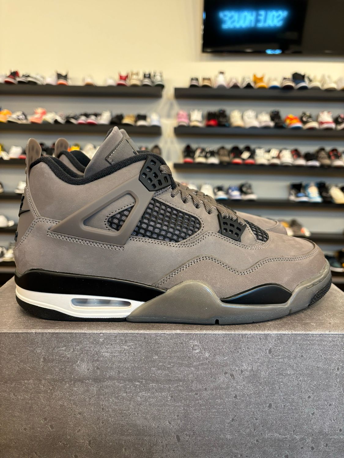 Jordan 4 Cave Stone Size 11 Pre-Owned