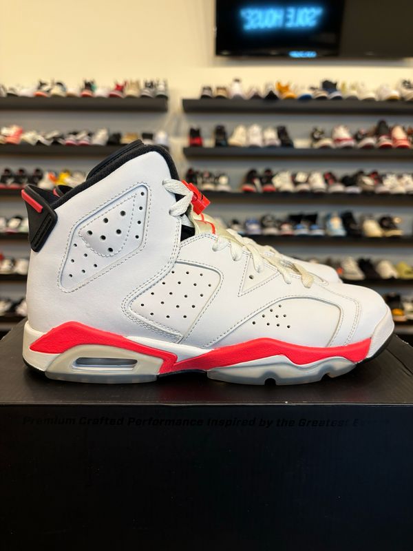 Jordan 6 White Infrared Size 6Y (7.5W) Pre-Owned
