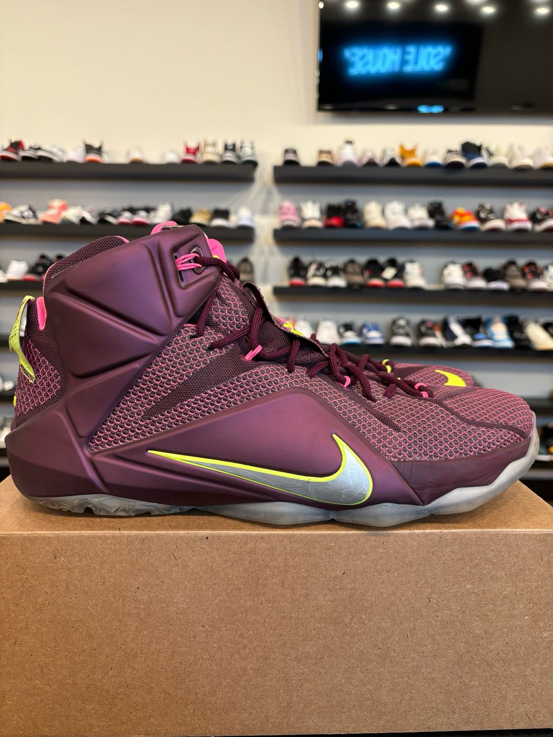 Nike Lebron 12 Maroon Pink Size 14 Pre-Owned (No Box)