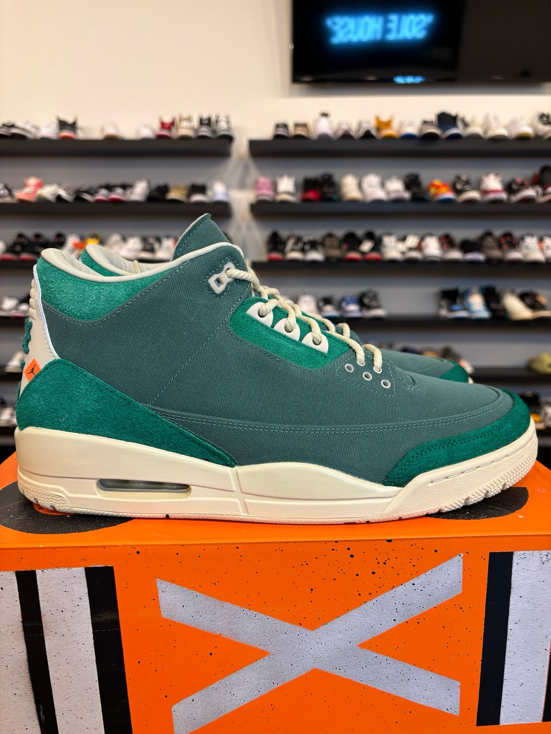 Jordan 3 Nina Chanel Size 12 (13.5W) Pre-Owned