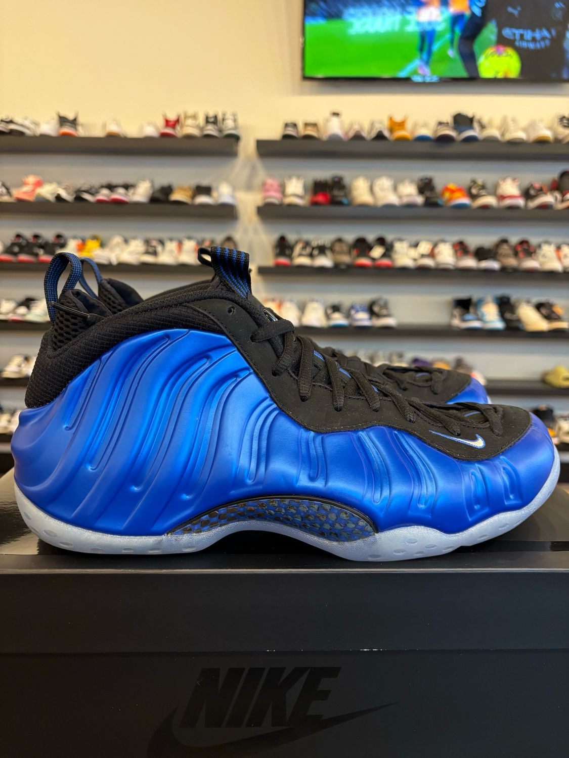 Nike Foamposite International Blue Size 12 Pre-Owned