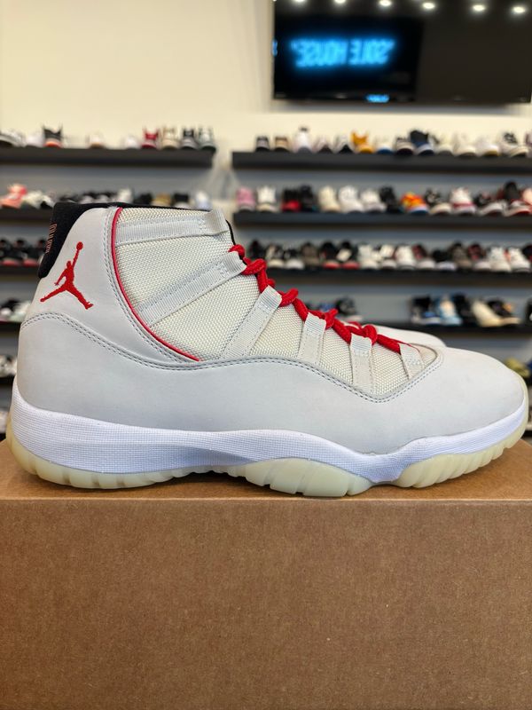 Jordan 11 Platinum Tint Size 11 Pre-Owned (No Box)