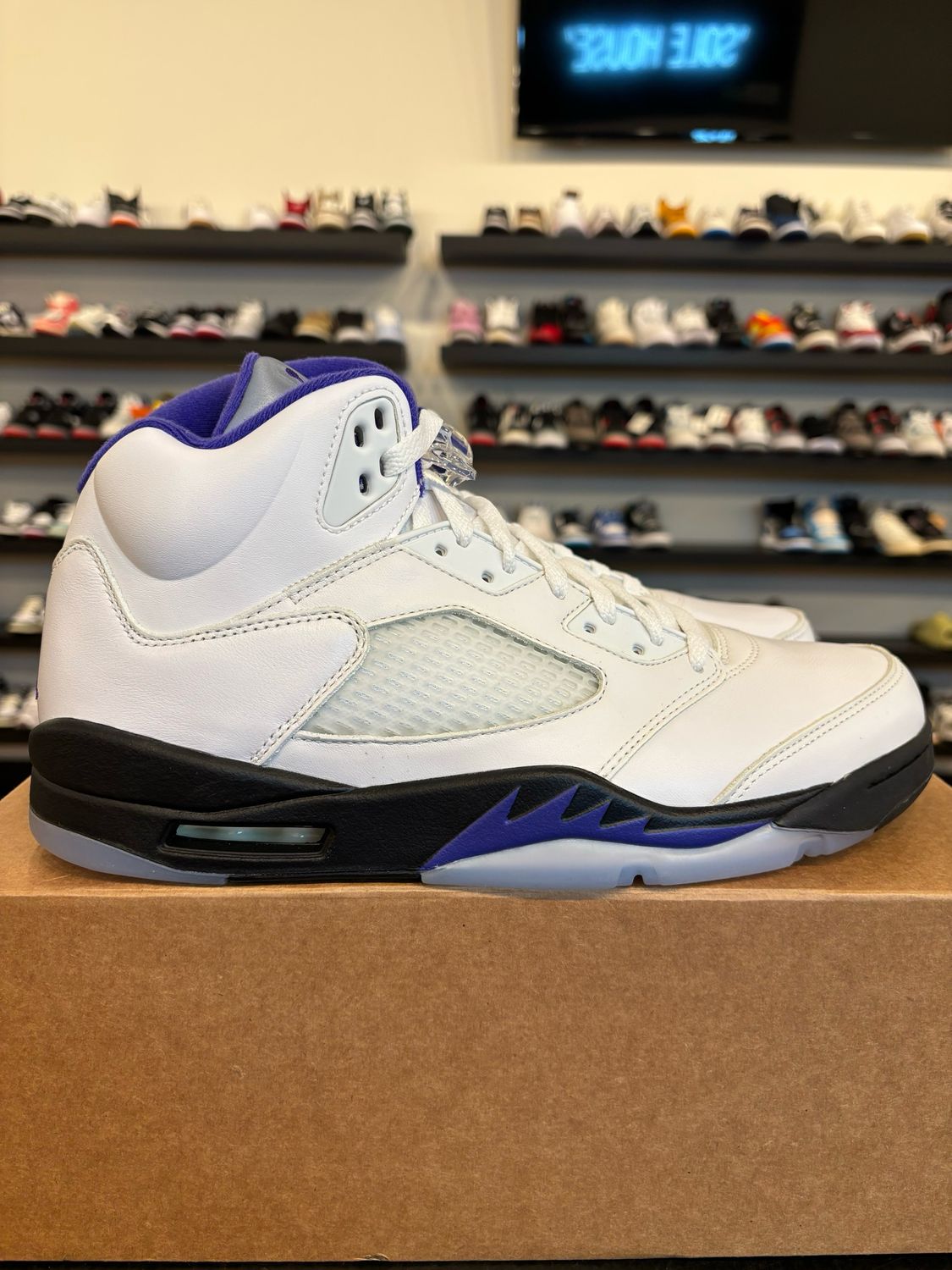 Jordan 5 Dark Concord Size 11 Pre-Owned (No Box)