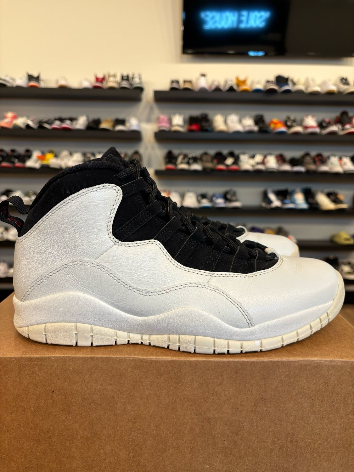 Jordan 10 I&#39;m Back Size 10.5 Pre-Owned (No Box)