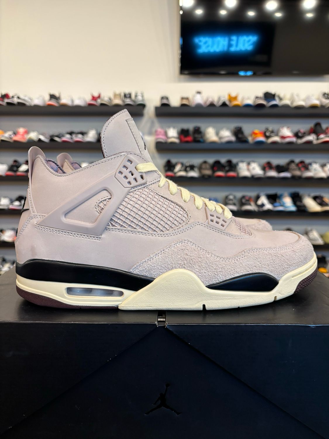 Jordan 4 A Ma Maniere Fossil Size 12 (13.5W) Pre-Owned