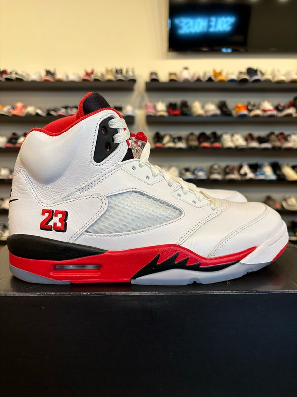 Jordan 5 Fire Red 2025 Size 9 Pre-Owned