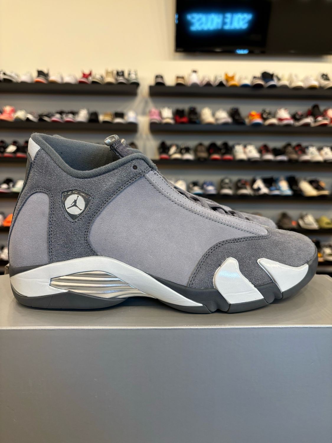 Jordan 14 Flint Grey Size 9.5 Pre-Owned