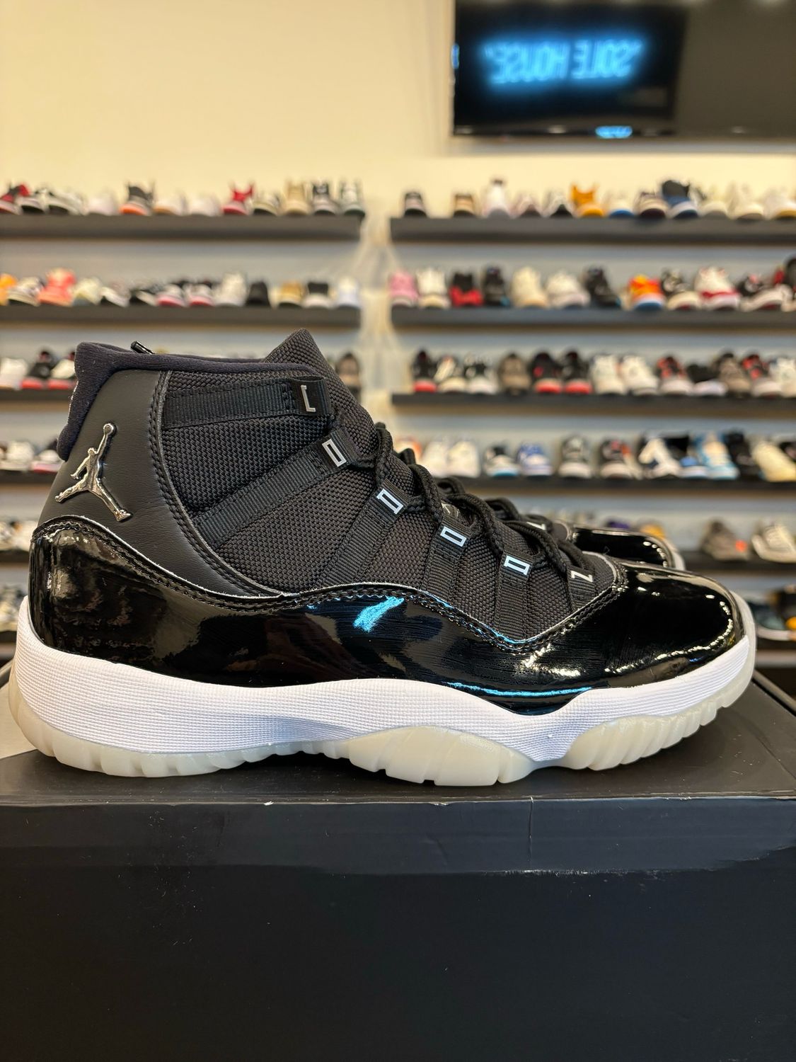 Jordan 11 Jubilee Size 8.5 Pre-Owned