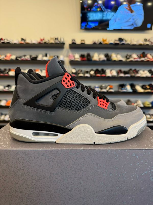 Jordan 4 Infrared Size 10 Pre-Owned