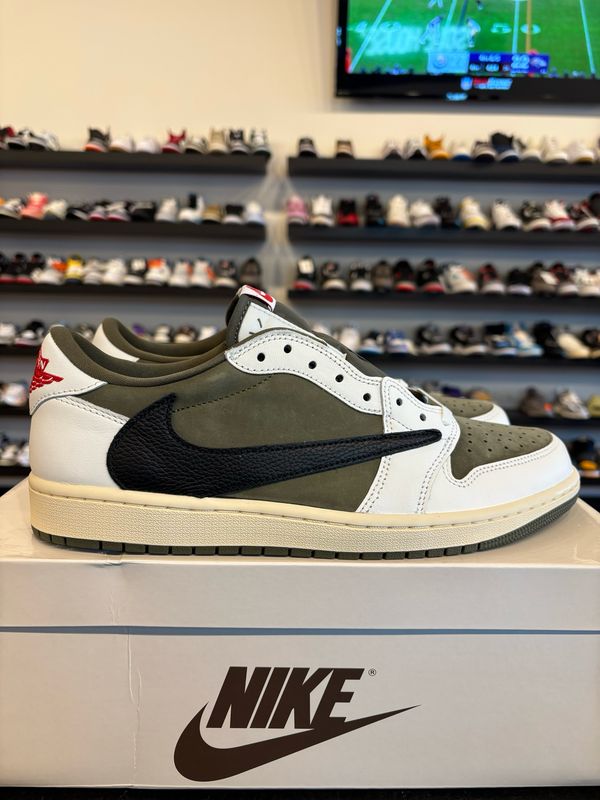 Jordan 1 Low Travis Scott Medium Olive Size 11 Brand New