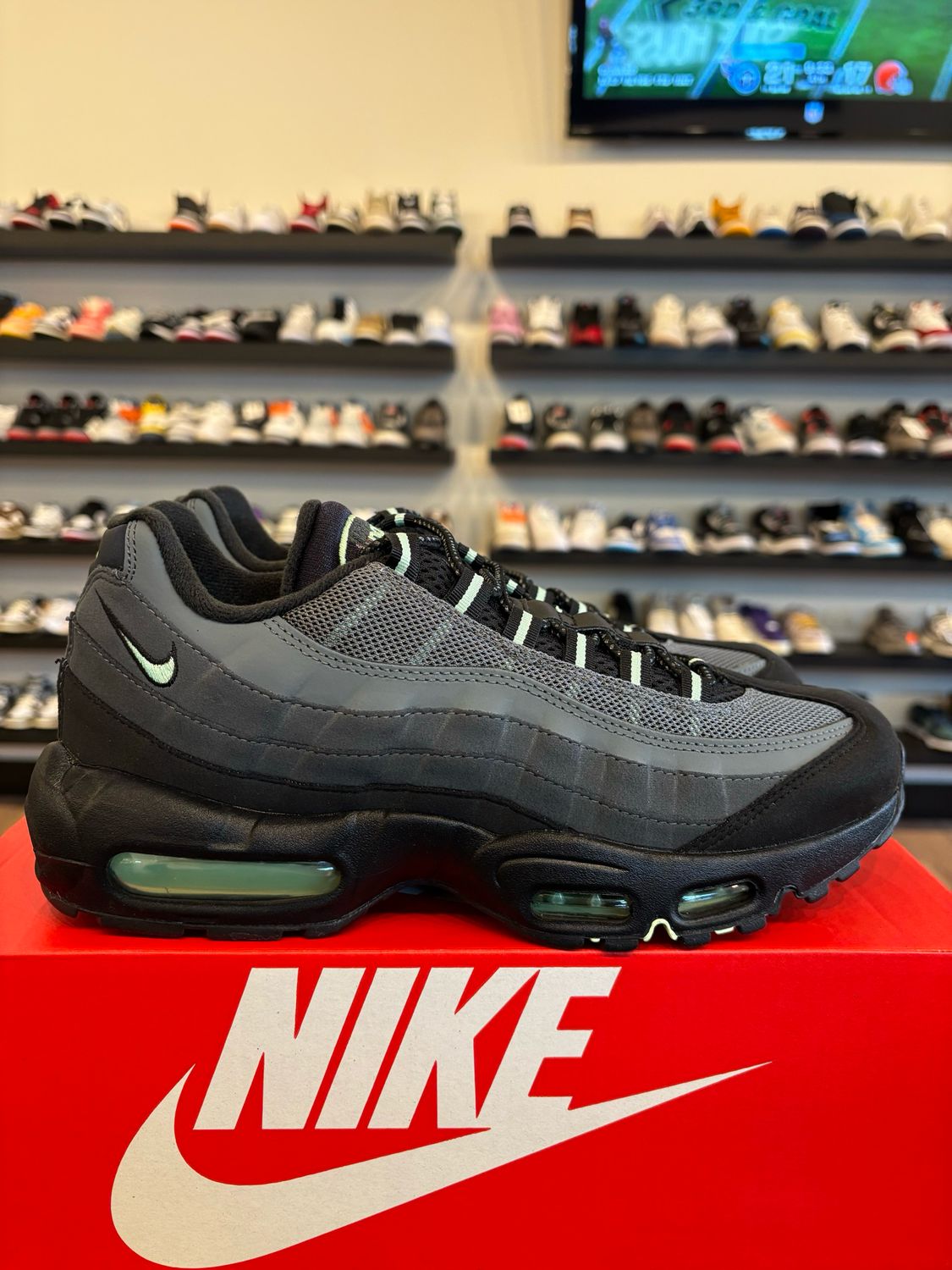 Nike Air Max 95 Vapor Green Size 8.5 Brand New
