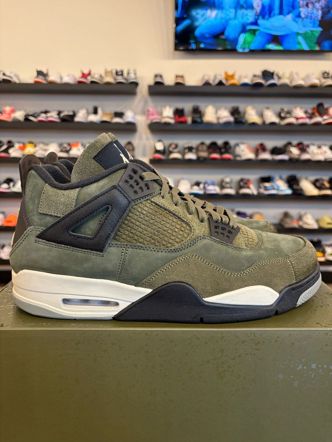 Jordan 4 Craft Olive Size 13 Pre-Owned