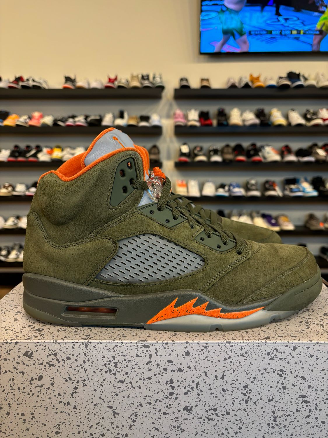 Jordan 5 Olive Size 12 Pre-Owned