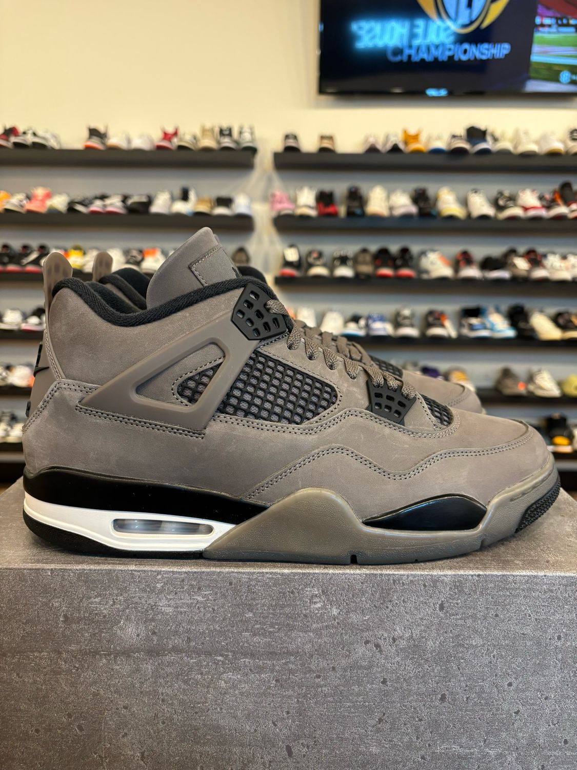 Jordan 4 Cave Stone Size 12 Pre-Owned