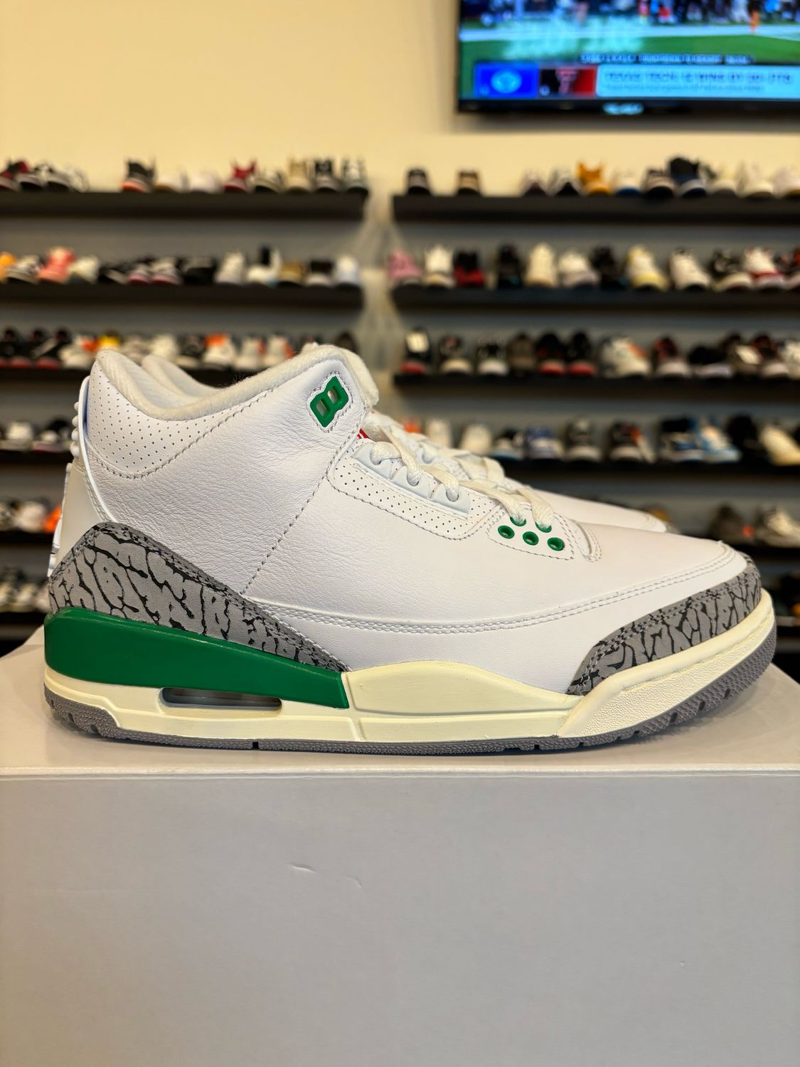 Jordan 3 Lucky Green Size 6.5Y (8W) Brand New