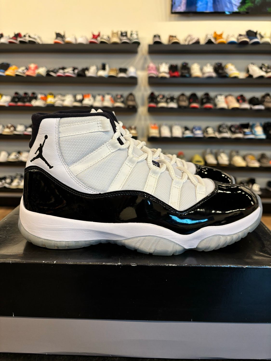 Jordan 11 Concord 2018 Size 10 Pre-Owned