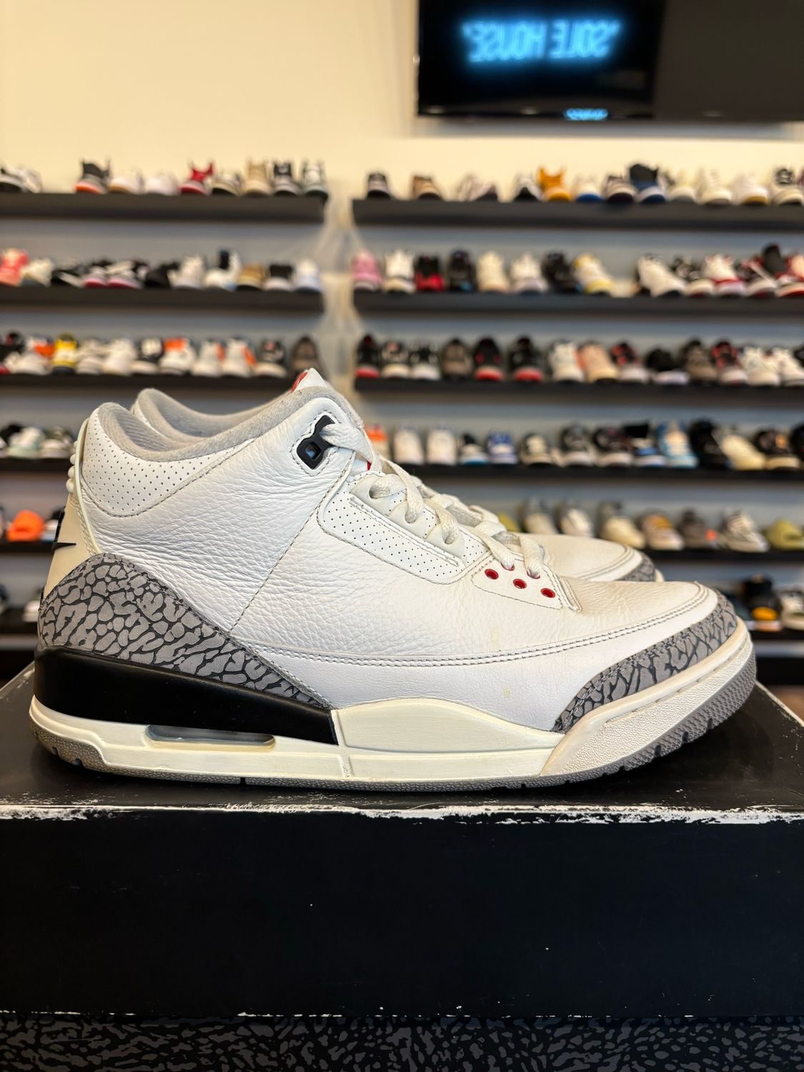 Jordan 3 Reimagined White Cement Size 9.5 Pre-Owned