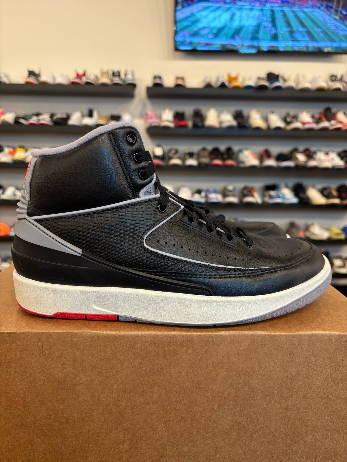 Jordan 2 Cement Grey Size 7Y (8.5W) Pre-Owned (No Box)