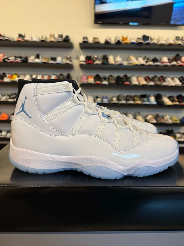 Jordan 11 Legend Blue 2024 Size 11.5 Pre-Owned