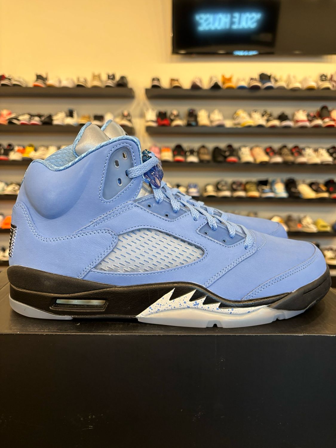 Jordan 5 University Blue Size 11.5 Brand New