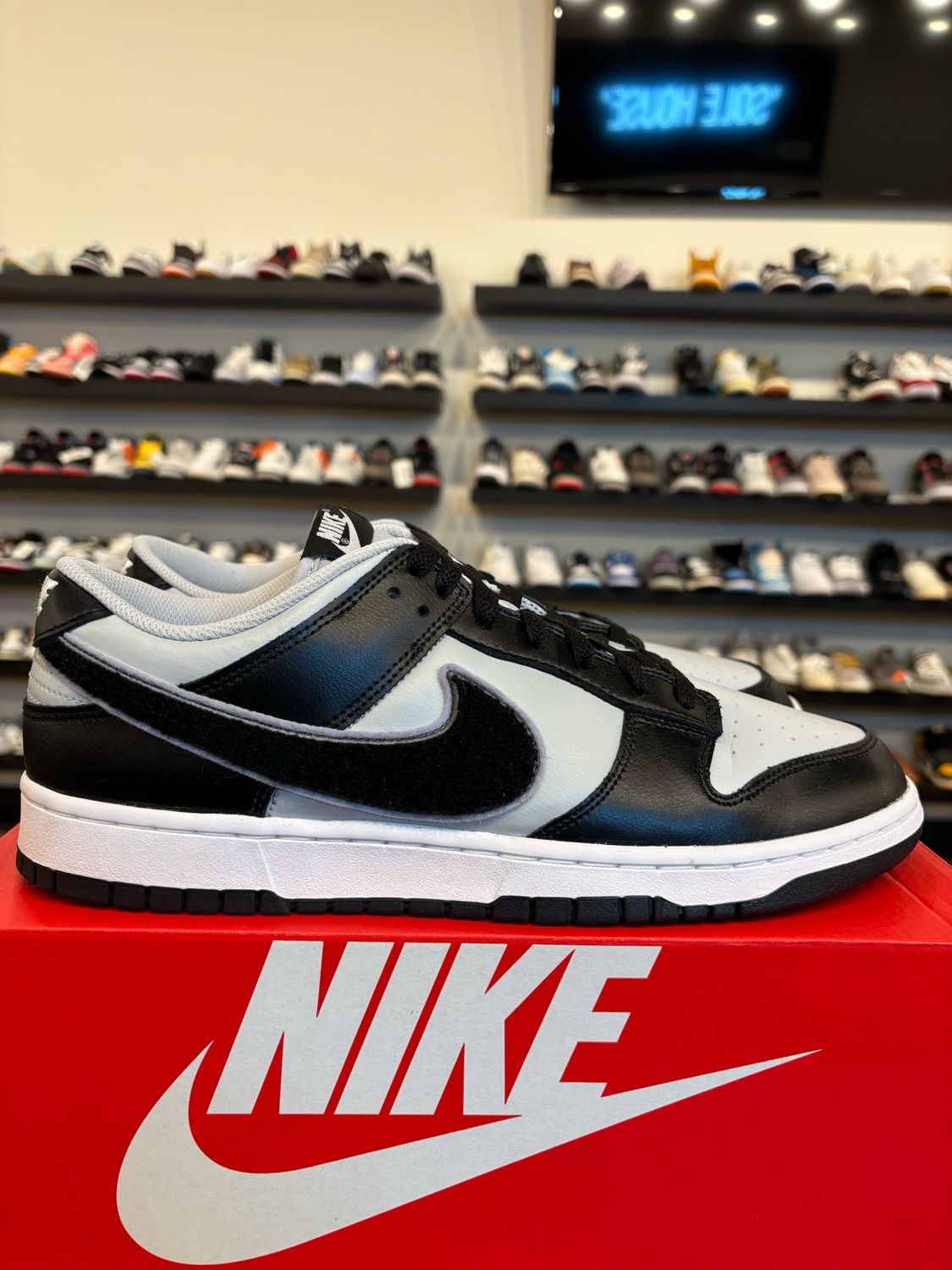 Nike Dunk Low Chenille Swoosh Size 12 Pre-Owned