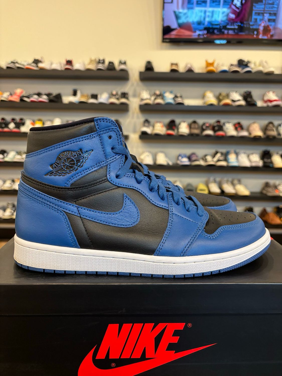 Jordan 1 Marina Size 10 Pre-Owned