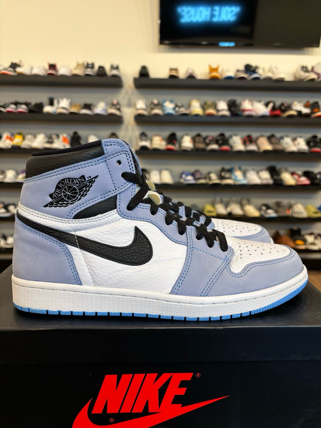 Jordan 1 University Blue Size 10 Pre-Owned