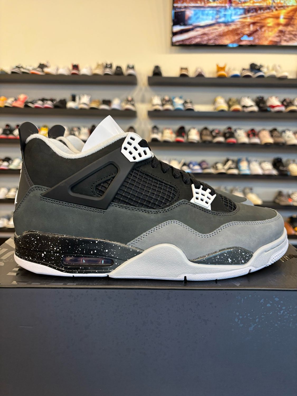 Jordan 4 Fear Size 11.5 Brand New (With Flaws)