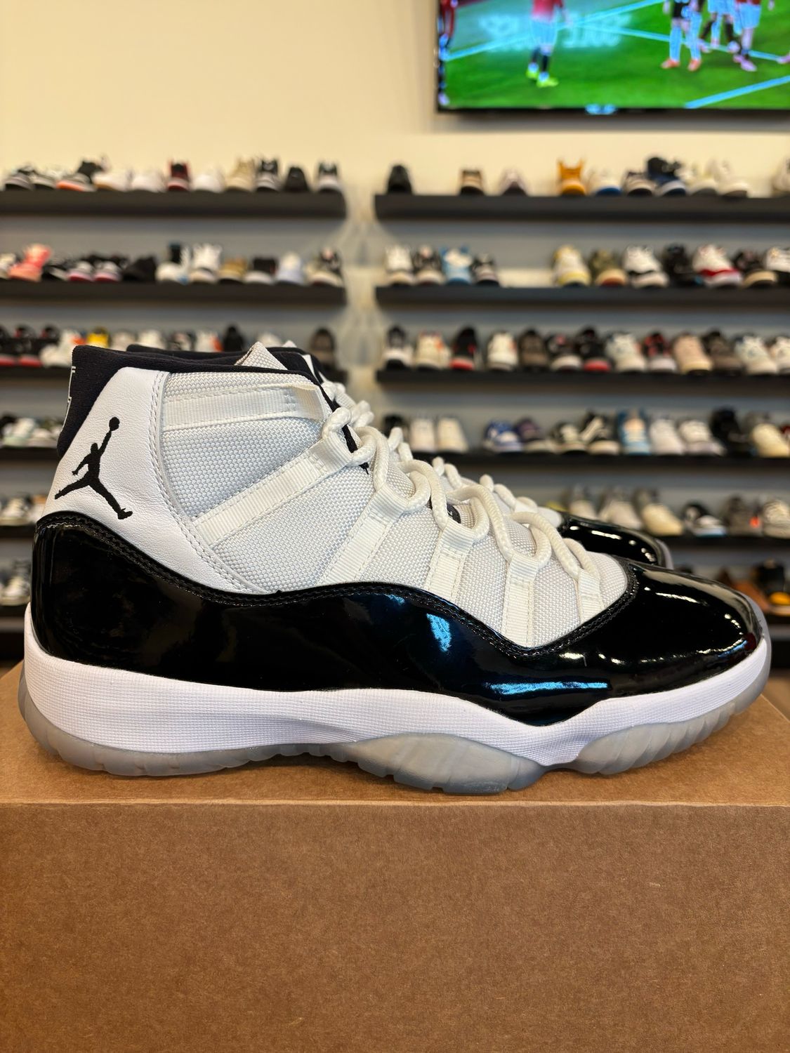 Jordan 11 Concord 2018 Size 10 Pre-Owned (No Box)