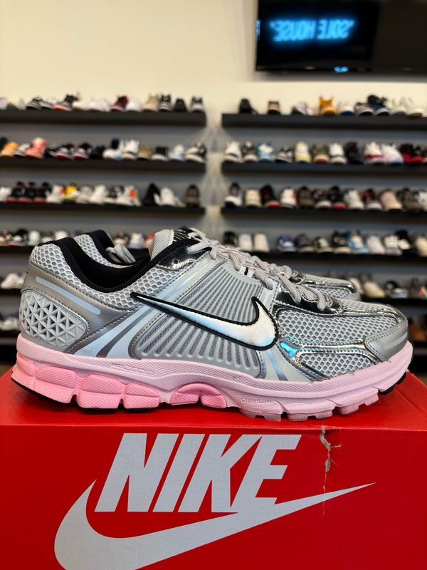 Nike Zoom Vomero 5 Photon Dust Pink Size 10.5 (12W) Pre-Owned
