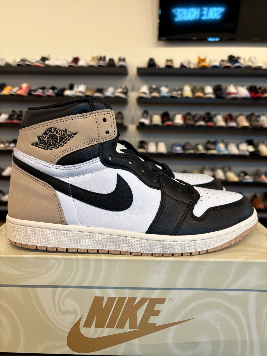 Jordan 1 Latte Size 10.5 Brand New