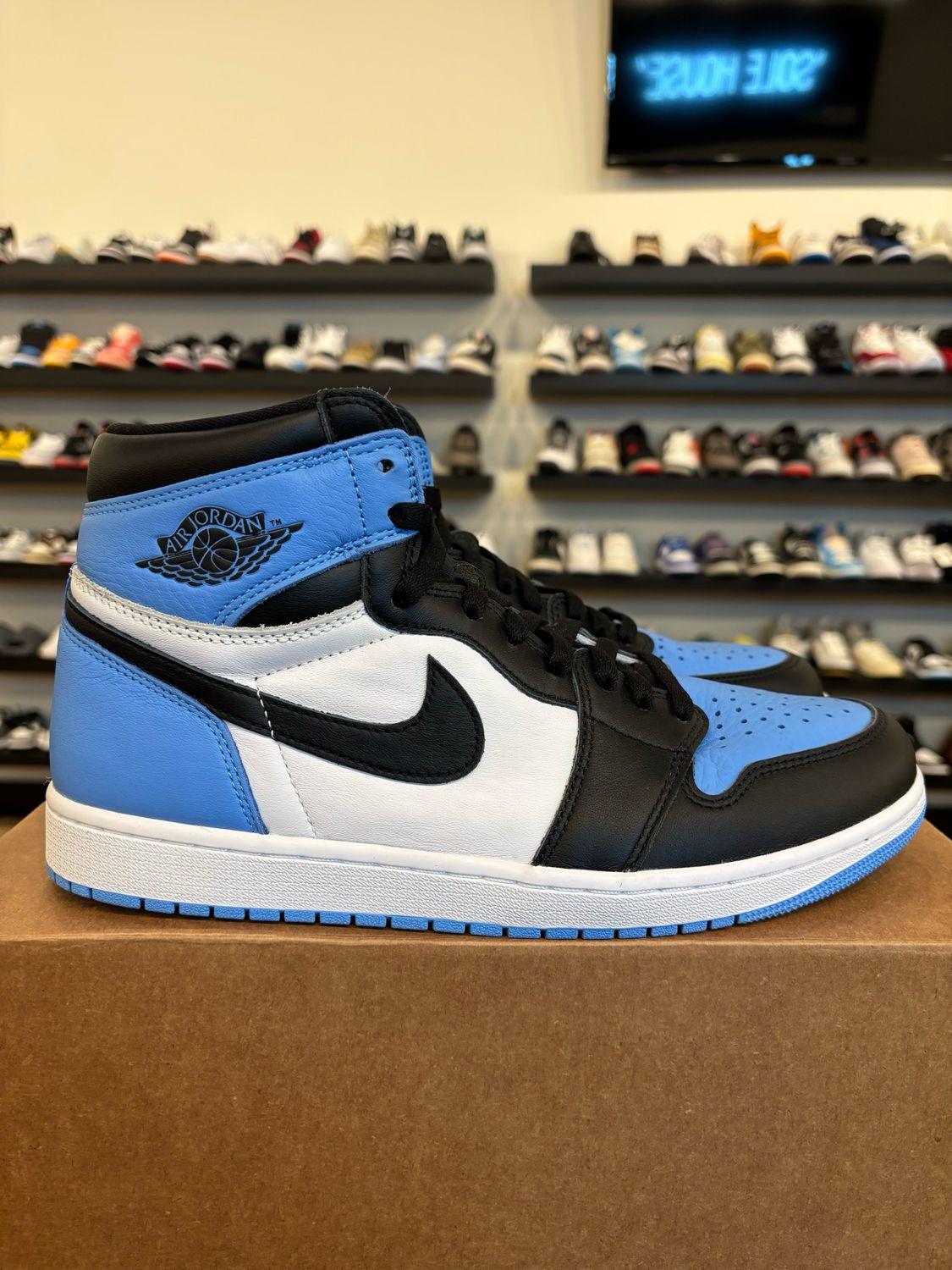 Jordan 1 UNC Toe Size 10.5 Pre-Owned (No Box)