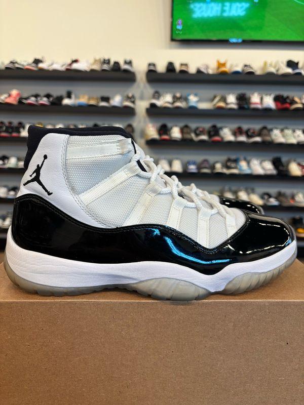 Jordan 11 Concord 2018 Size 10.5 Pre-Owned (No Box)