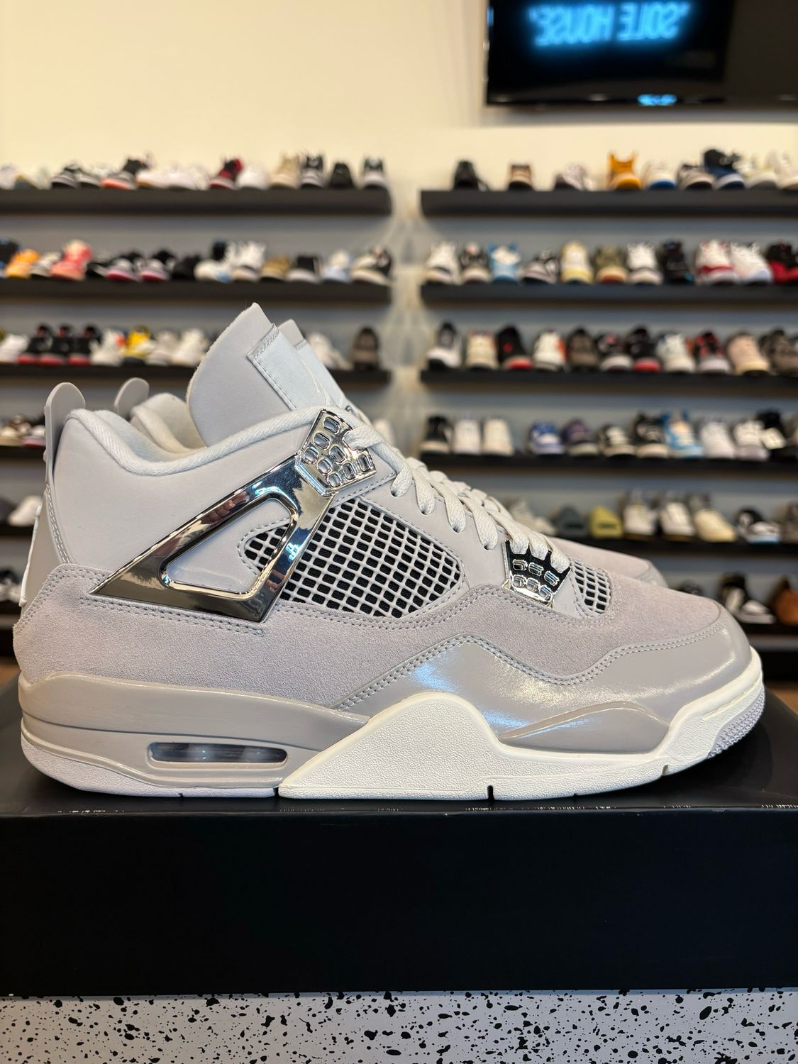 Jordan 4 Frozen Moments Size 10.5 (12W) Brand New