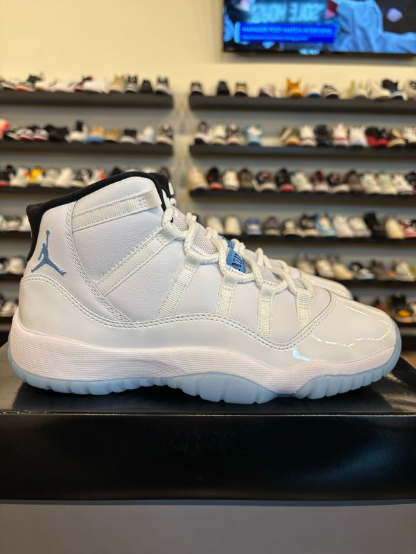 Jordan 11 Legend Blue 2024 Size 7Y (8.5W) Brand New
