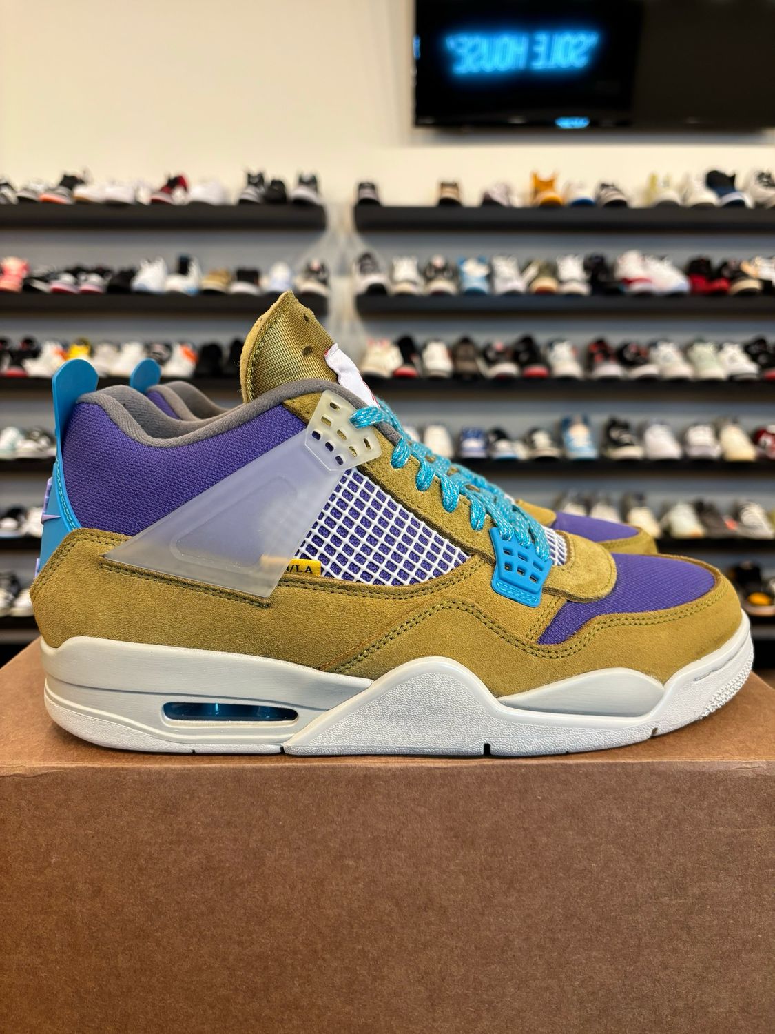 Jordan 4 Union Desert Moss Size 10 Pre-Owned (No Box)