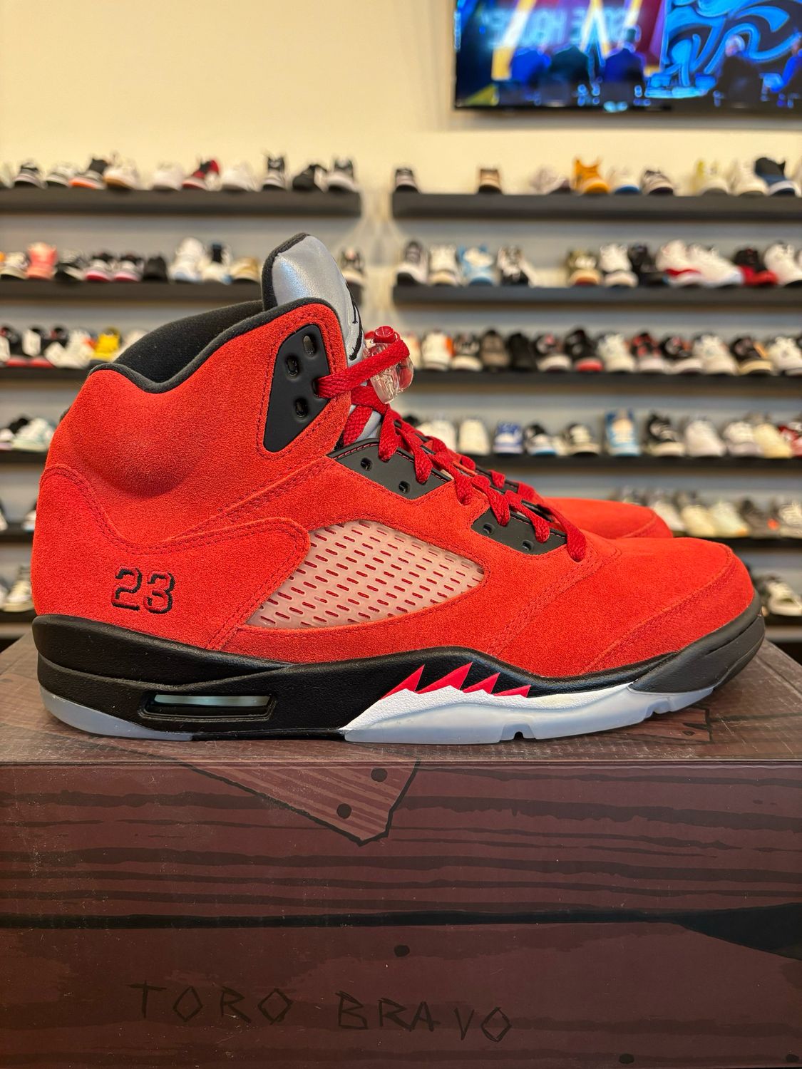 Jordan 5 Raging Bull Size 11.5 Pre-Owned