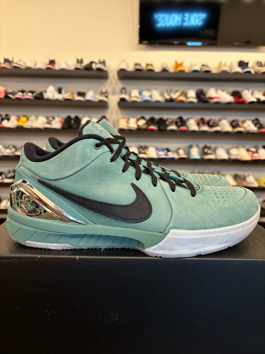 Nike Kobe 4 Protro Girl Dad Size 11 Pre-Owned