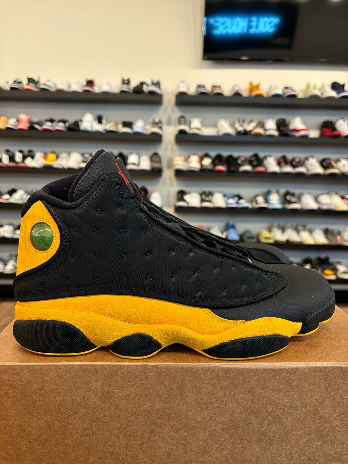Jordan 13 Melo Gold Size 11 Pre-Owned (No Box)