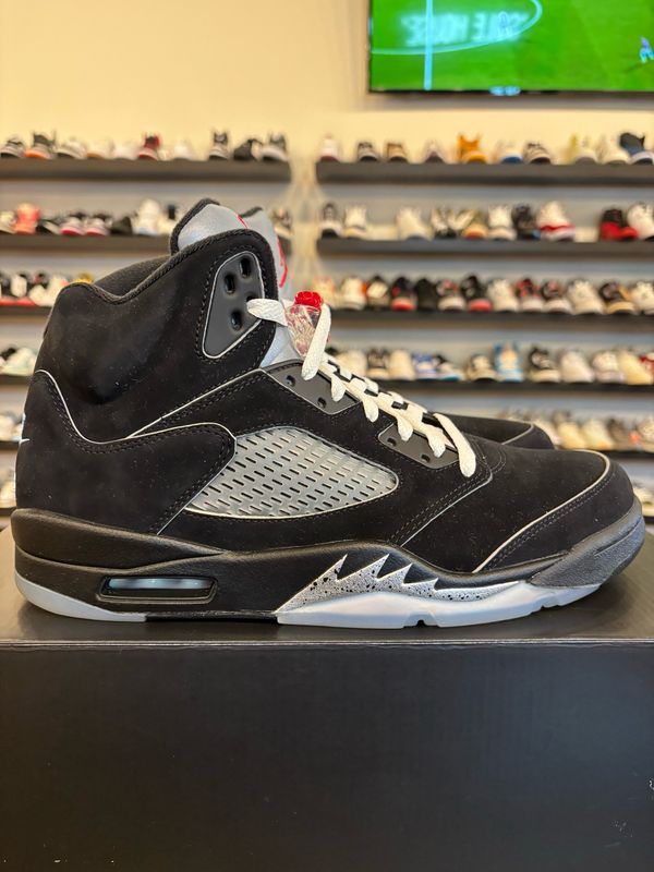 Jordan 5 Reimagined Black Metallic Size 10.5 Pre-Owned