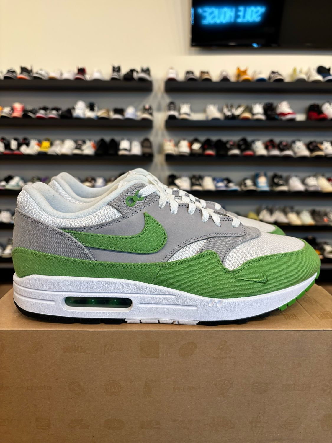 Nike Air Max 1 Patta Chlorophyll Size 11.5 Pre-Owned