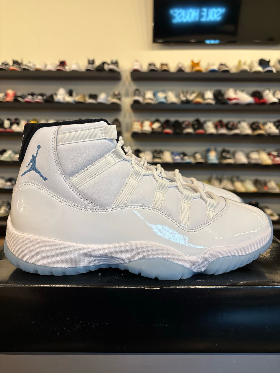 Jordan 11 Legend Blue 2024 Size 10.5 Brand New