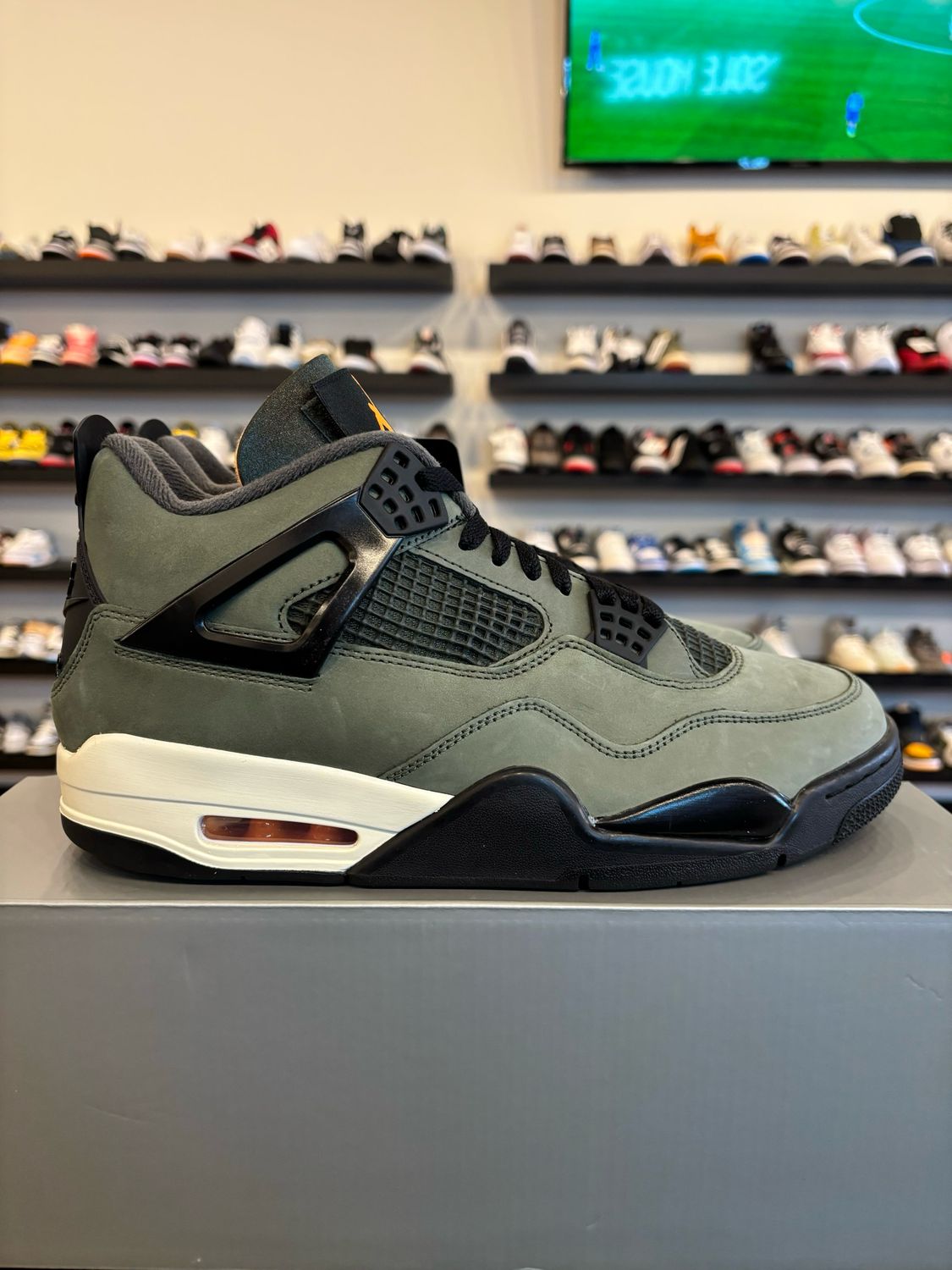 Jordan 4 Undefeated Size 10 Brand New