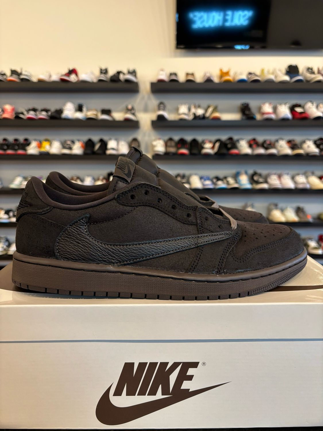 Jordan 1 Low Travis Scott Velvet Brown Size 10 Brand New