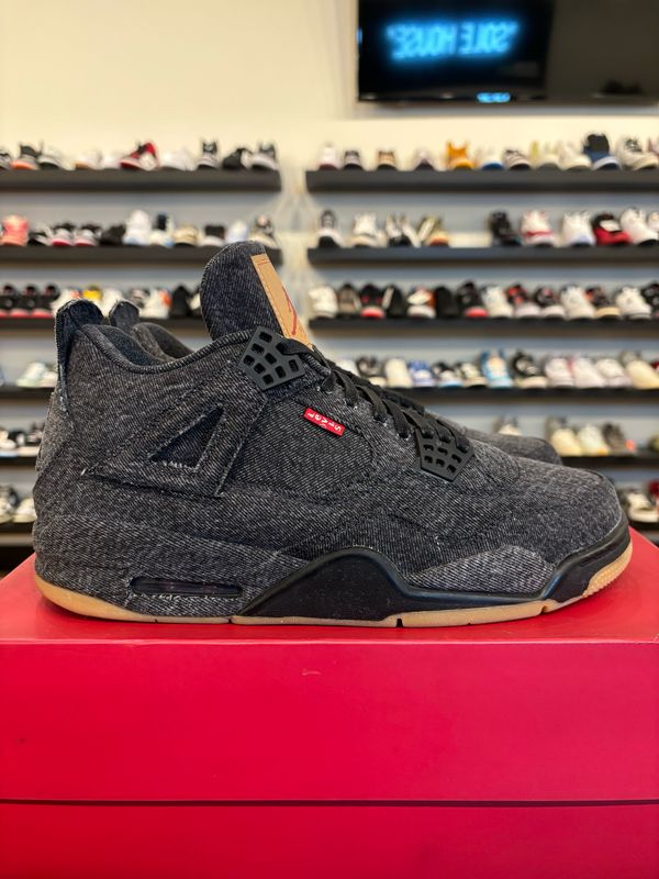 Jordan 4 Levi Black Size 10 Pre-Owned