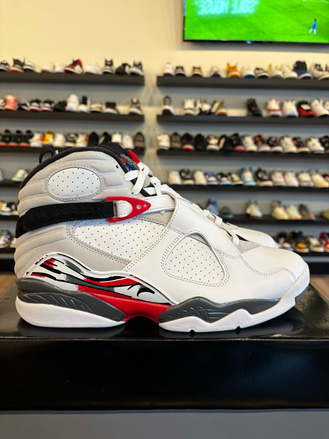 Jordan 8 Bugs Bunny 2025 Size 11 Brand New
