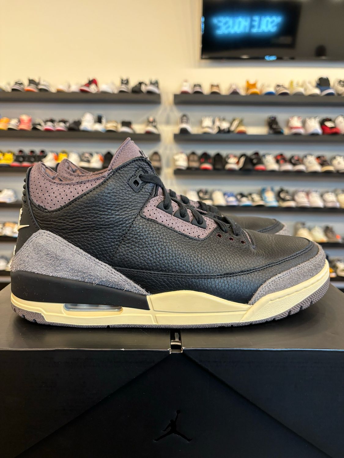 Jordan 3 A Ma Maniere Black Size 12 (13.5W) Pre-Owned