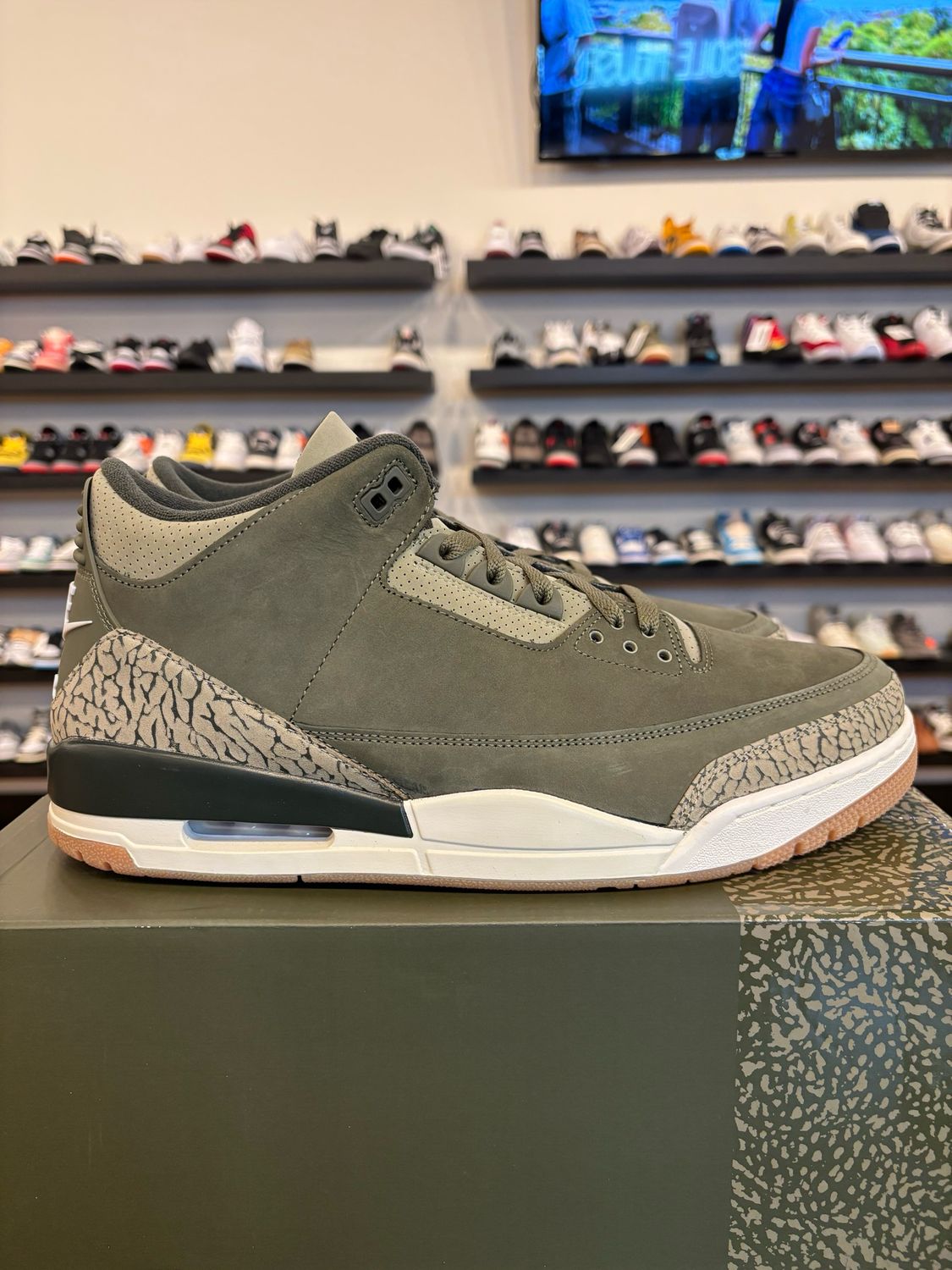 Jordan 3 Family Affair Size 14 Brand New