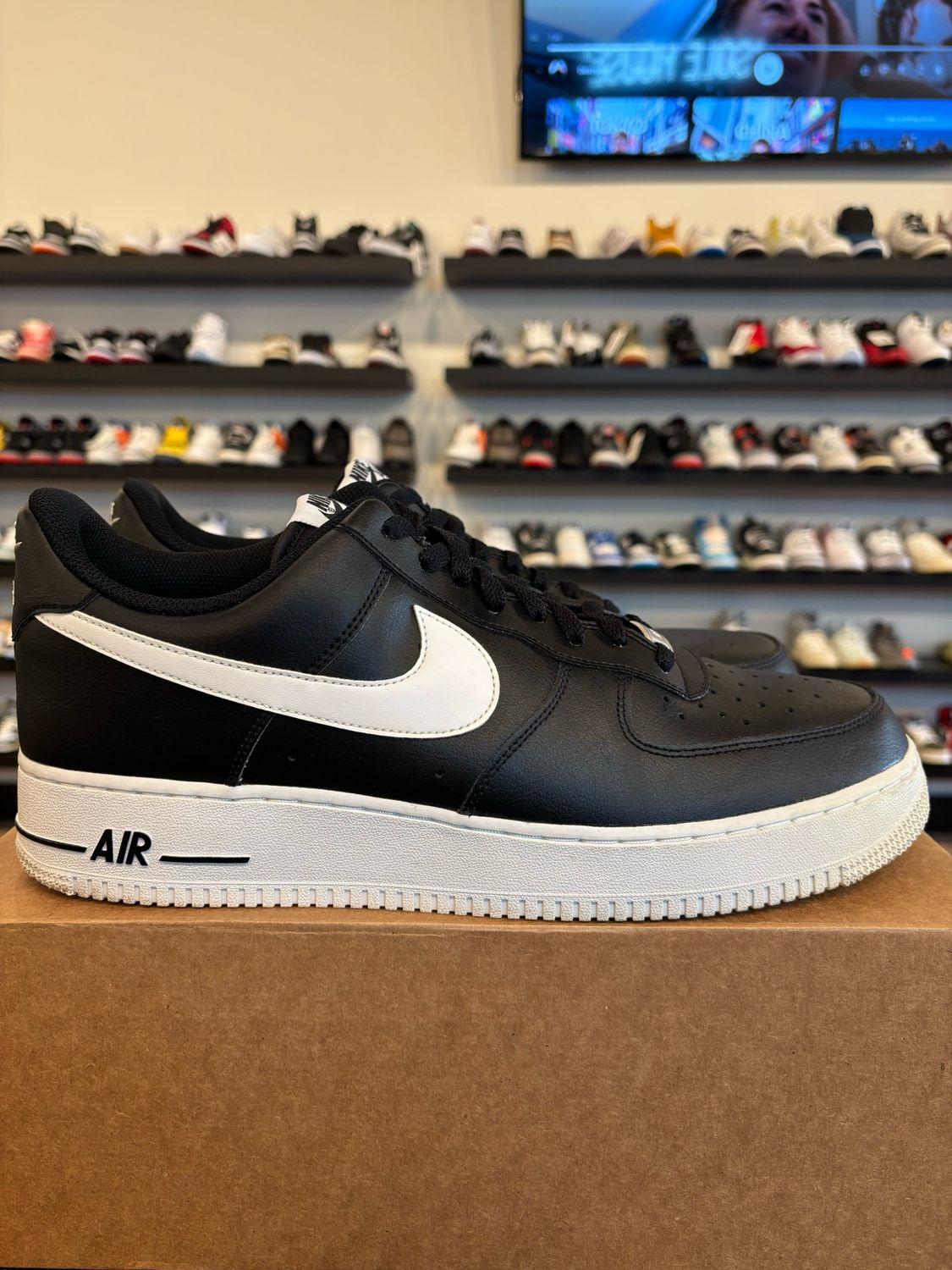Nike Air Force 1 Low Black White Size 13 Pre-Owned (No Box)