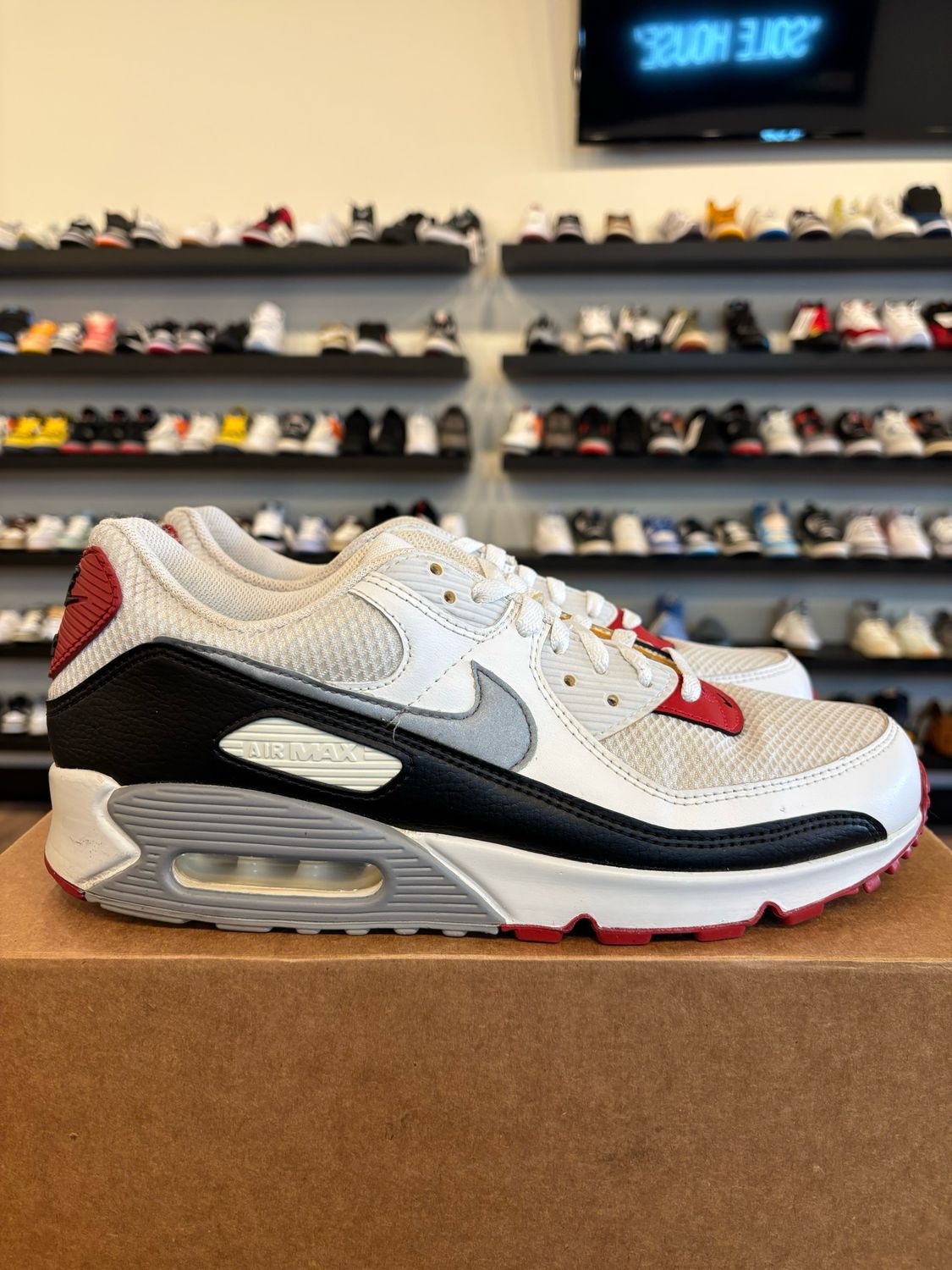 Nike Air Max 90 White Red Size 11.5 Pre-Owned (No Box)